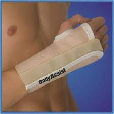 Body Assist Deluxe Wrist Splint (Large) – Straps Wraps & Braces | Coastcare Medical